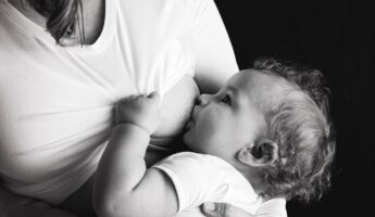 food and medicine safe while breastfeeding