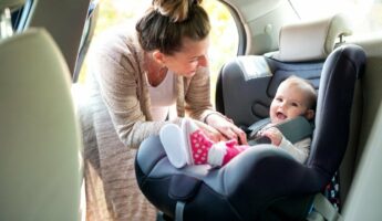 15 Best Narrow Skinny Car Seats for Infants in 2020