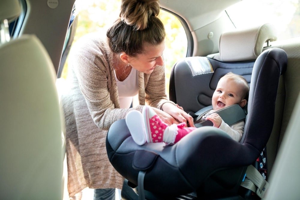 15 Best Narrow Skinny Car Seats for Infants in 2020