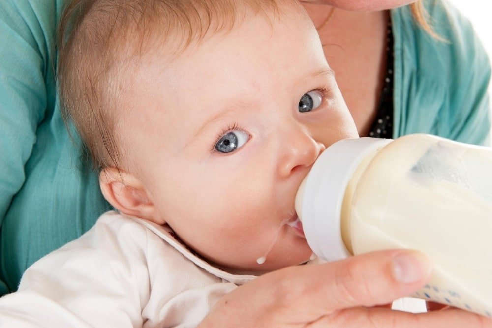 baby bottlefeeding