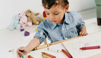5 Best Non-Toxic Crayons Safe For Your Toddler