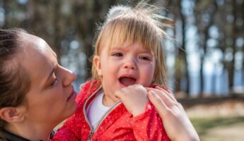 Signs of Maternal Separation Anxiety in Mothers and How to Cope With Them
