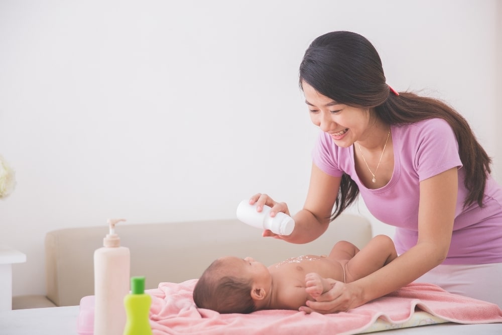 8 Baby Powder Alternatives That Are Talcum Powder Free