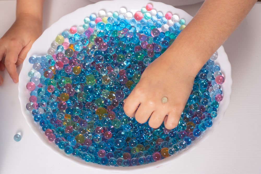 Playing with water bead - orbees