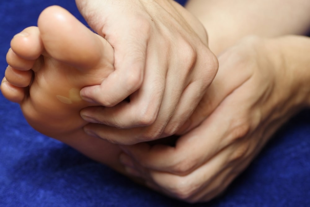 feet getting massaged (2)